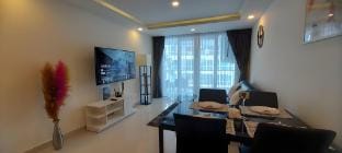 Grand Avenue Pattaya, Suite - Pool-view, 72sqm Apartment in Pattaya City