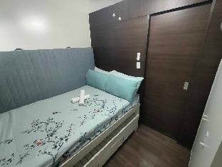 1 Bedroom with Balcony Condo in Makati Apartment in Pasay