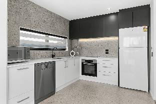 CBD Contemporary Comfort Townhouse 2 BR 2.5Bath Vacation rental in Christchurch