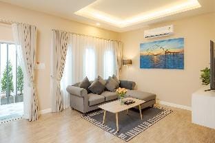ตรีรัตน์บางเทา Vacation rental in Choeng Thale