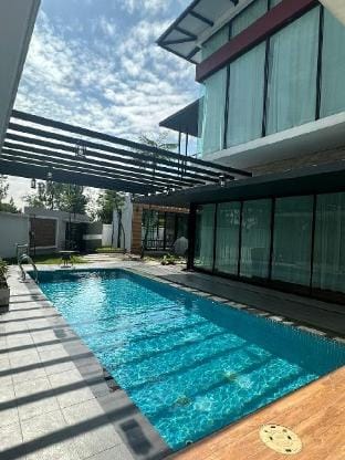 AquaLuxe Hideout 【Netflix/Private KTV/Pool/Movie】 Vacation rental in Johor