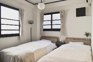 新宿駅から徒歩10分の3LDK好立地物件！最大8名様宿泊可能！1日1組限定！長期滞在歓迎！岡田ビル Apartment in Shinjuku