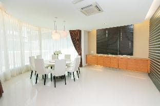 Tanjung Bungah 5BR 18 Bungalow Vacation rental in Tanjung Bungah
