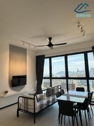 Urban Suites Comfort 2BR Family Unit by BNB4U Apartment in George Town