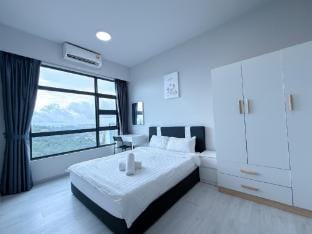 Sunrise at Jesselton Quay Apartment in Kota Kinabalu