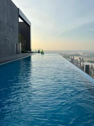 Sky pool 4 star hotel grade stay in i-City 10N Vacation rental in Selangor, Malaysia