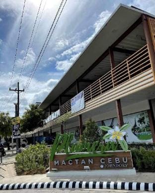 J Tropics Condos in Plumera Mactan/Wi-Fi + Netflix Apartment in Lapu-Lapu City
