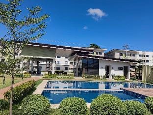 JTropics Condos in Plumera Mactan w/ WiFi & Washer Apartment in Lapu-Lapu City