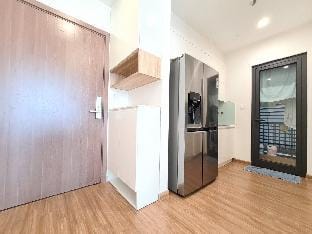 Vinhomes Skylake 3BR + 2WC / City view unipue Apartment in Laos