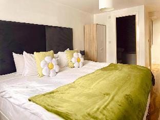Two-bedroom apartment Apartment in London