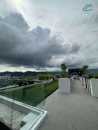 New Grand City view Unit@Infinity Pool by BNB4U Apartment in George Town