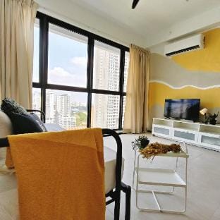 Urban Suite Sunrise View 3BRHomestay@TownUA187 N Vacation rental in George Town