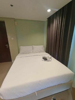 Spacious Studio Apartment B502 Apartment in Makati