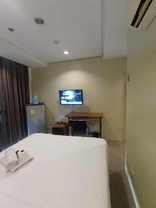 Spacious Studio Apartment B507 Apartment in Makati