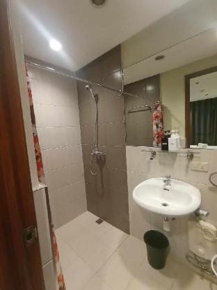 Spacious Studio Apartment B507 Apartment in Makati