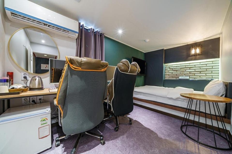 Yeongdeungpo Hotel YOLO Hotel in Seoul