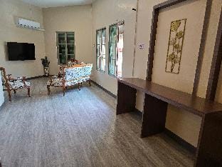 Victory Place 2 (Golden Mount) Private Accommodation Apartment in Bangkok