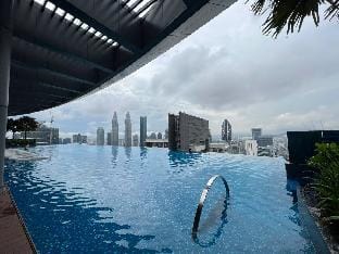 NEW! Eaton, Infinity SKY POOL KLCC view,Pavilion Apartment in Federal Territory of Kuala Lumpur