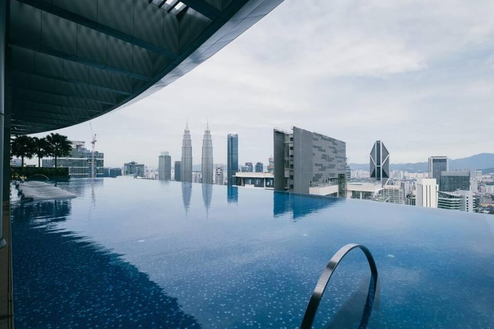 NEW! Eaton, Infinity SKY POOL KLCC view,Pavilion Apartment in Federal Territory of Kuala Lumpur