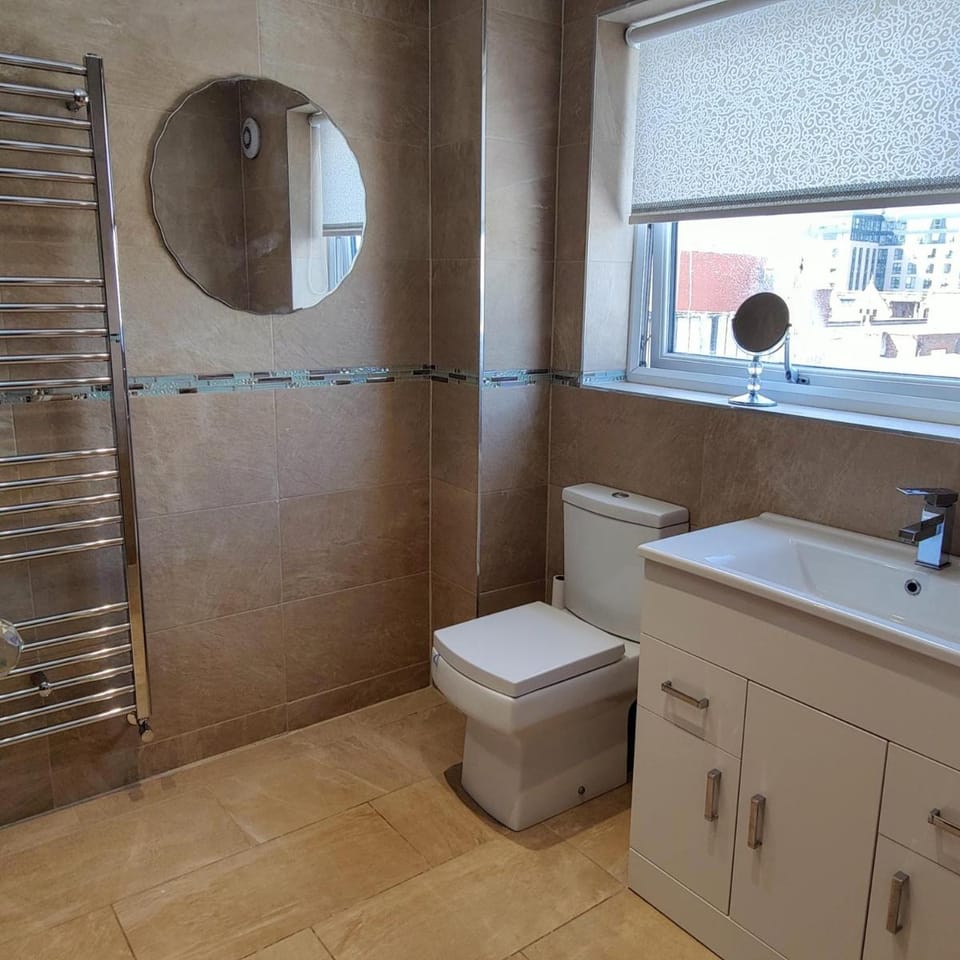 Liverpool Stays - Kempston Court Hotel in Liverpool