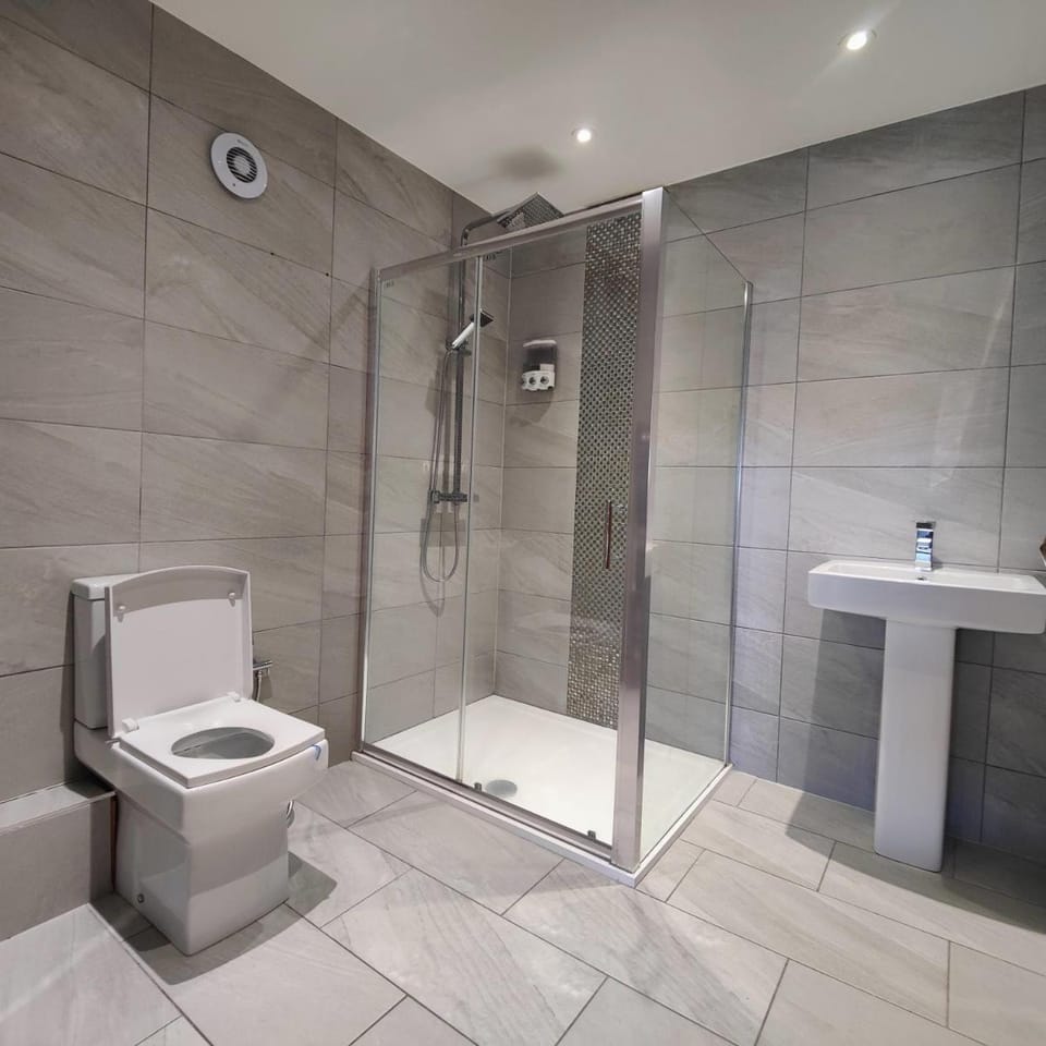 Liverpool Stays - Kempston Court Hotel in Liverpool