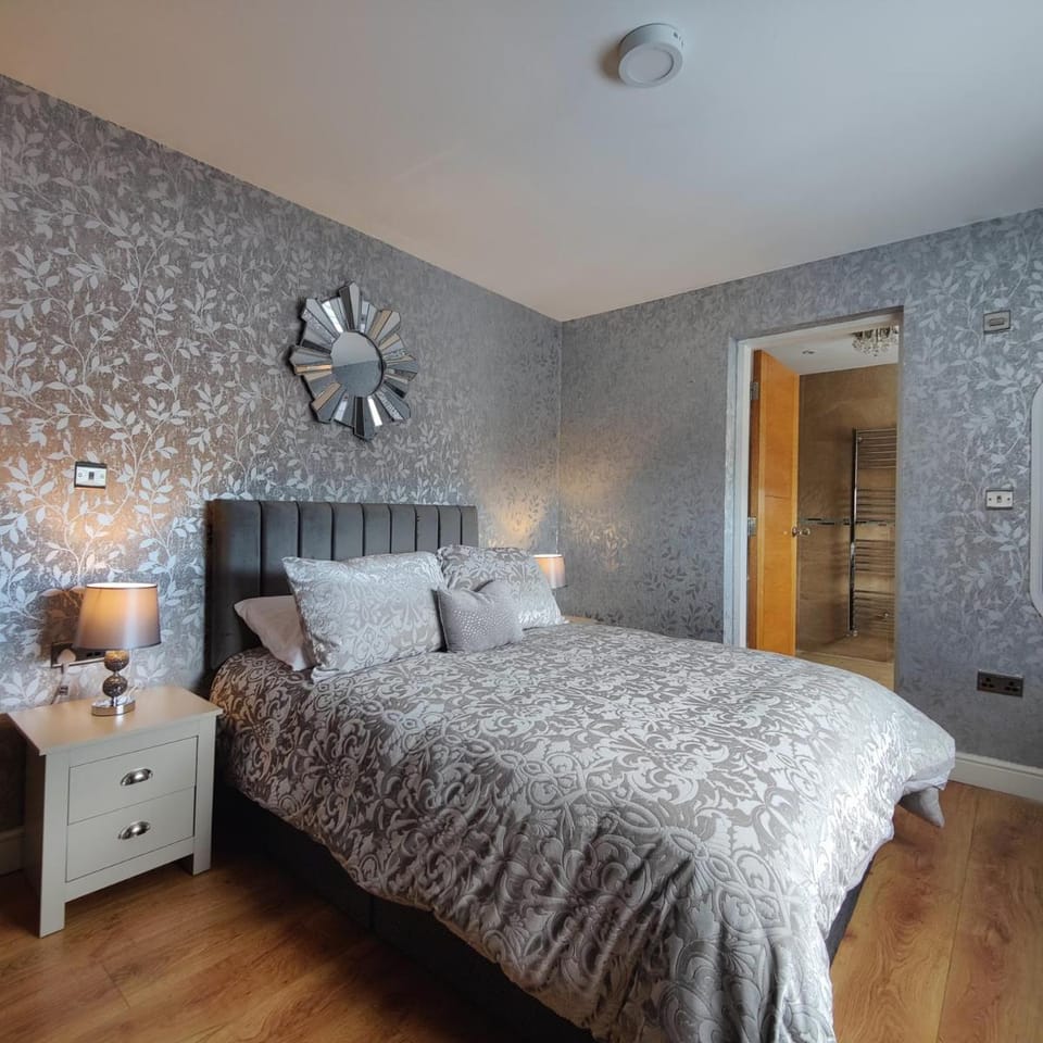Liverpool Stays - Kempston Court Hotel in Liverpool