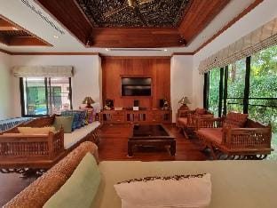 Private pool villa near Naiharn beach,Rawai Phuket Villa in Rawai