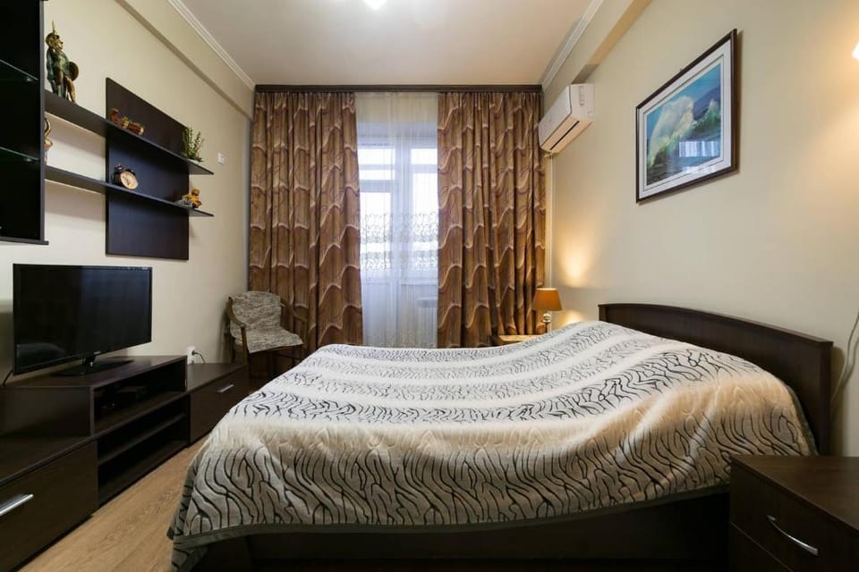 Nadezhda Apartments on Kazybek bi 125/1, good view Apartment in Almaty
