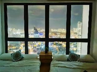 CL24A 5-6pax KLCC Sky Pool Condo Vacation rental in Federal Territory of Kuala Lumpur