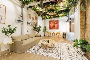Wabisabi 10 Bangkok 3 MIN To Train Station Apartment in Bangkok
