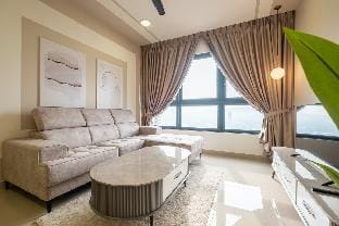 Autumn 4BR,MRT,InfinityPool,MVertica 9pax中文房东 Vacation rental in Federal Territory of Kuala Lumpur