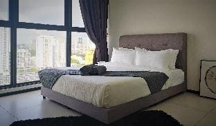 Urban Suite cozy condo for family & friends. Apartment in George Town