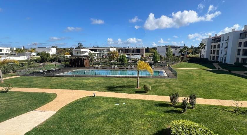 Apartamento T2 novo e espaçoso em Vilamoura Apartment in Olhos de Água
