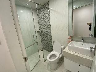 Luxury 2BR Apt, SECC, FV, TamDuc, Cresent Mall Apartment in Ho Chi Minh City