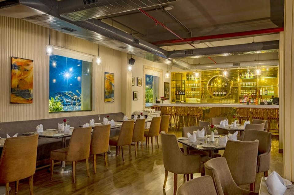 Hotel Luxe Opera NH8 at 7km from IGI Delhi Airport Hotel in Gurugram