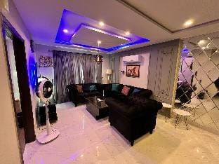 Luxury, modern apartment.Free Wi-Fi & parking. Apartment in Lahore