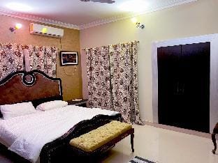 Luxury Loft Haven Vacation rental in Karachi