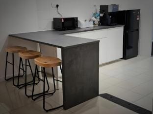 H+M Residence near Setia City Convention II Apartment in Selangor, Malaysia