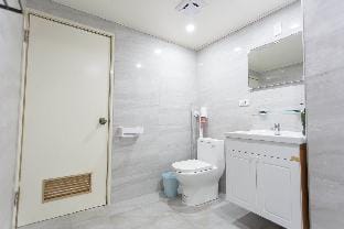 Opposite Taipei Main Station, elegant-style room Apartment in Taipei City