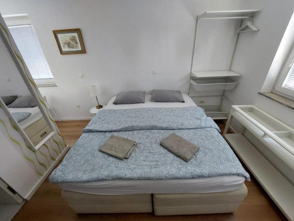 BRiGITA - triple room with private bathroom Vacation rental in Ljubljana