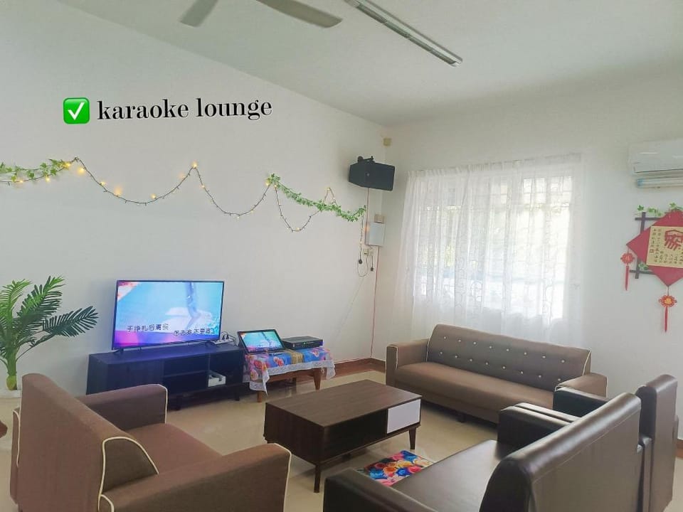 1km to PD beach/25pax semi-d/KTV lounge/LargeWiFi Vacation rental in Port Dickson