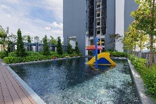 The Little Black n White House w Bath Tub 浴缸MRT Apartment in Federal Territory of Kuala Lumpur