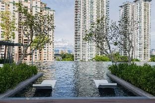 The Little Black n White House w Bath Tub 浴缸MRT Apartment in Federal Territory of Kuala Lumpur
