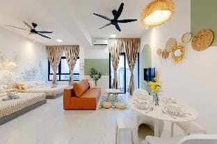 Insta-worthy Bath Tub Studio w Lush Greenery 浴缸MRT Apartment in Federal Territory of Kuala Lumpur