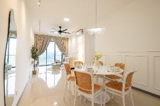 Cozy Home@United Point 3BR7Pax,Pool,AboveMall,Gym Apartment in Petaling Jaya