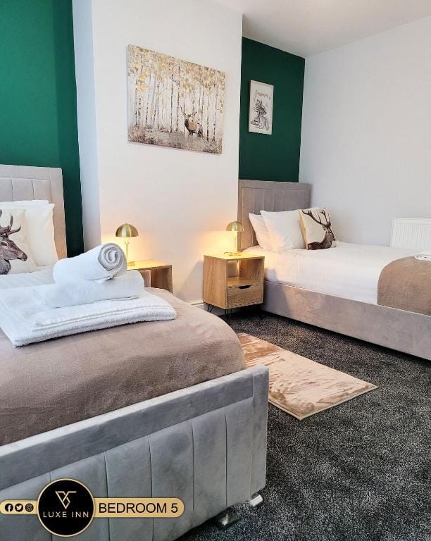 #Big#5BRFamilyHome# Contractors# 15 min to centre Vacation rental in Birmingham