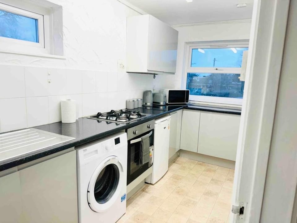 *2BR*Free Parking*Off A12*Family*Sleeps6* Apartment in Ilford