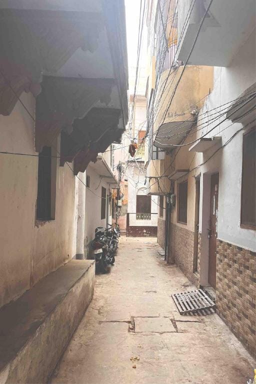 Premium room near Kashi Vishwanath & Kedar Mandir Apartment in Varanasi
