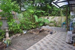 Cozy 1-bedroom house in quiet residential village. Vacation rental in Iloilo City