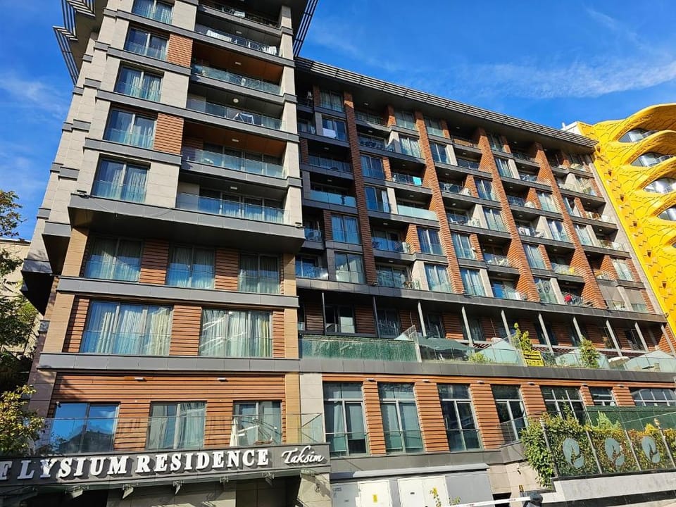 Taksim Perfect Residence Sauna Pool ACCESS Apartment in Istanbul